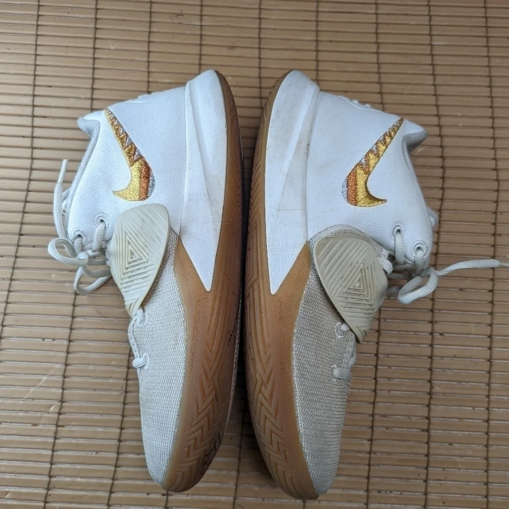 Nike Zoom Kyrie Flytrap3 Summit White Metallic Silver Copper Gold US men's sz 11